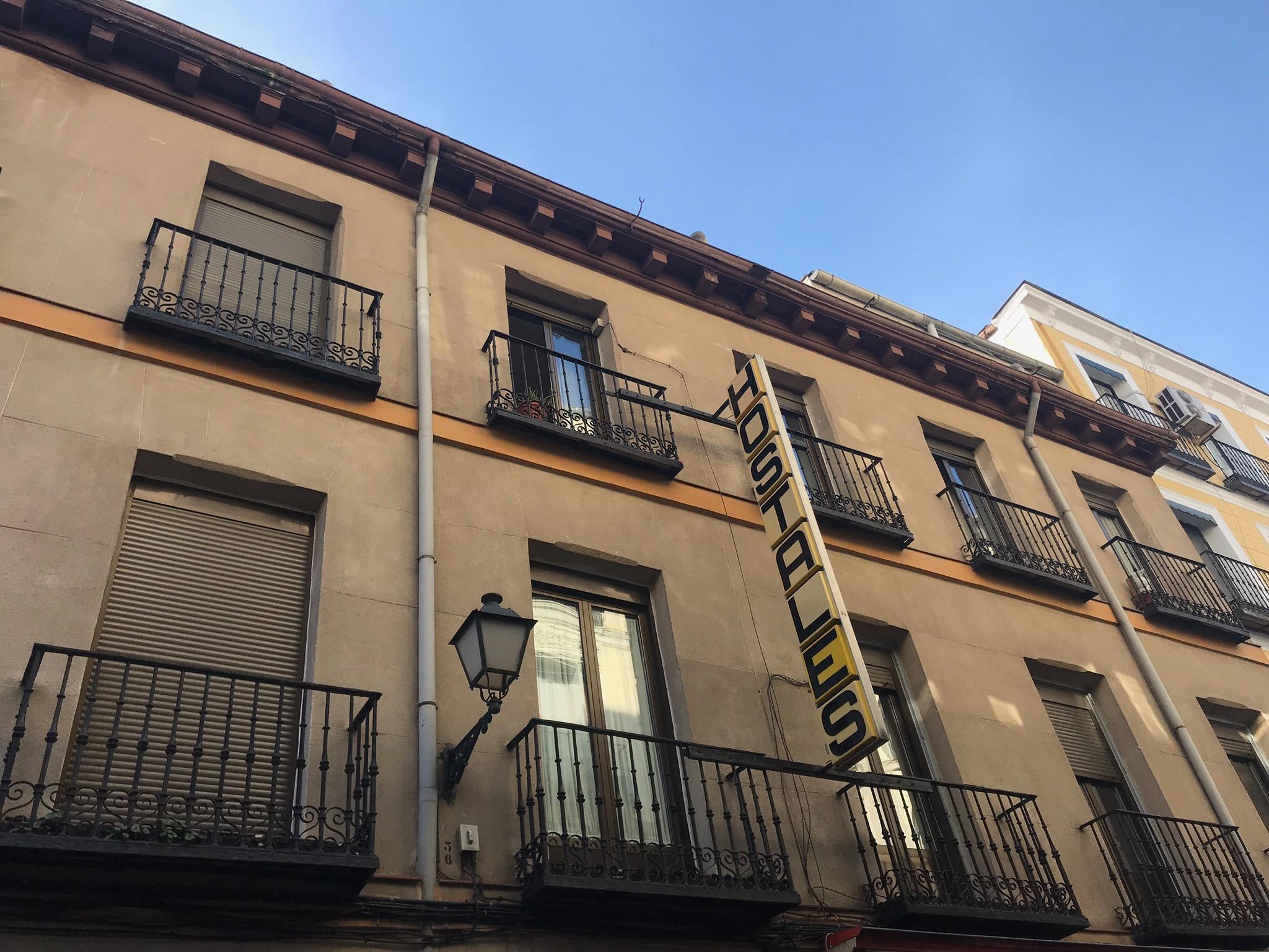 Hostal Los Perales Madrid Kültér fotó Headquarters of the party in Madrid