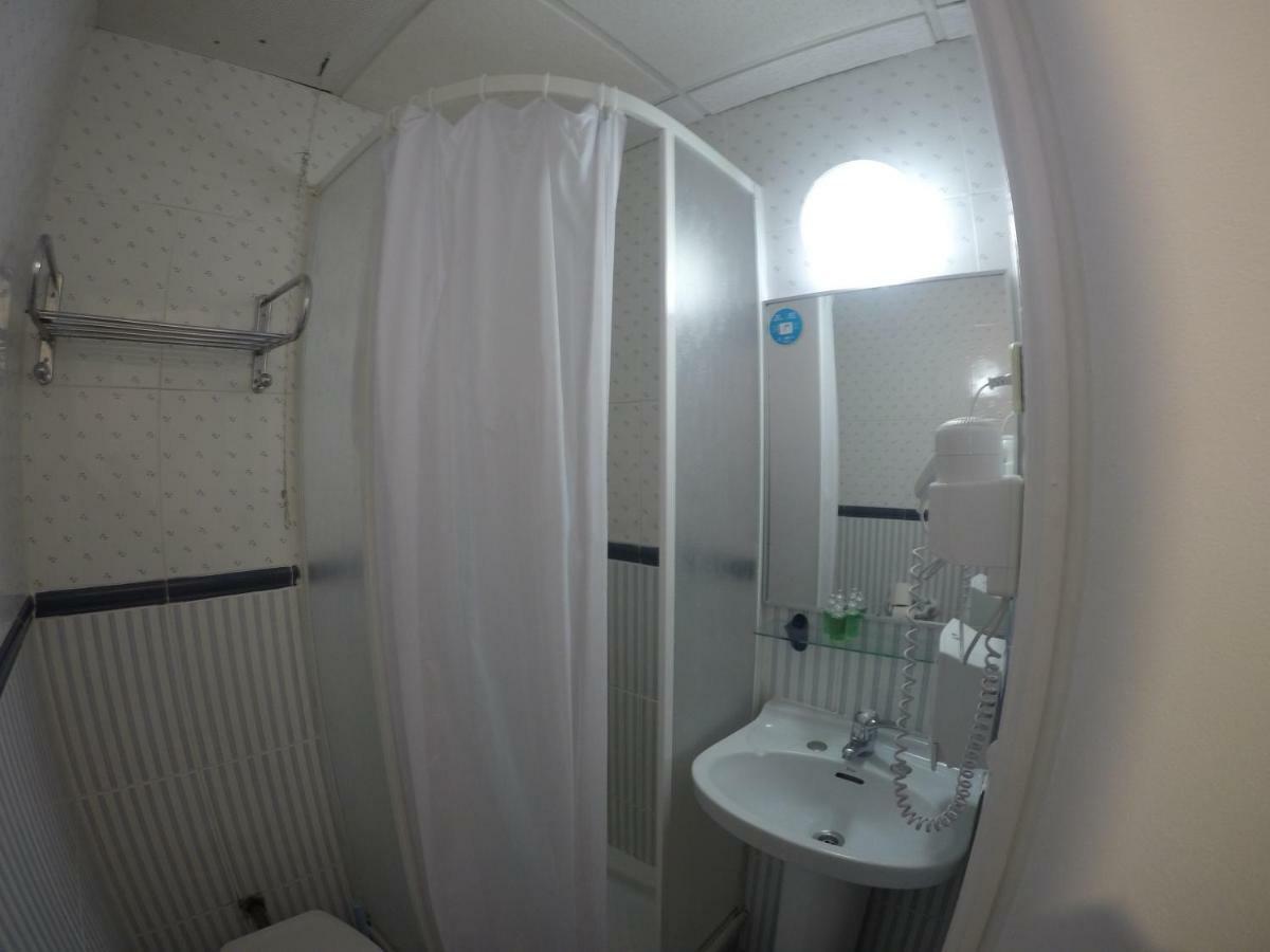 Hostal Los Perales Madrid Kültér fotó